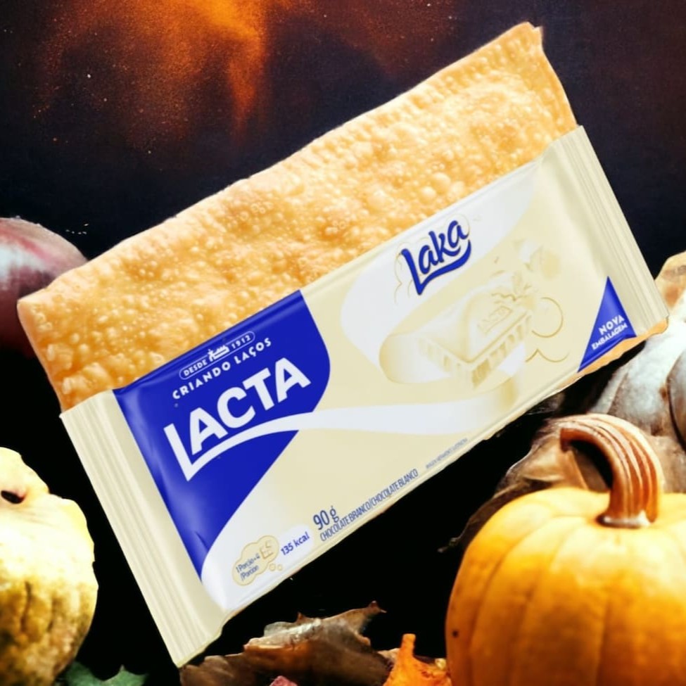 Se você é fã de chocolate branco, vai adorar esse pastel especial. Uma massa crocante e sequinha envolve uma barra de chocolate branco da marca Lacta que fica cremosa e derretida por dentro. Um pastel doce e irresistível que vai te deixar com água na boca. Venha experimentar essa tentação!