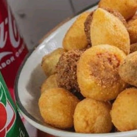 Deliciosos Salgadinhos (10 unid)de aprox 40g (diversos sabores);