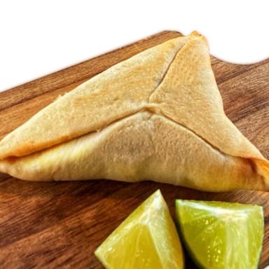 Macia e recheada com berinjelas temperadas e selecionadas. Irresistível.  #salgado #vegetariana #sabor #rapido #esfiha #macia #tempero #saudável