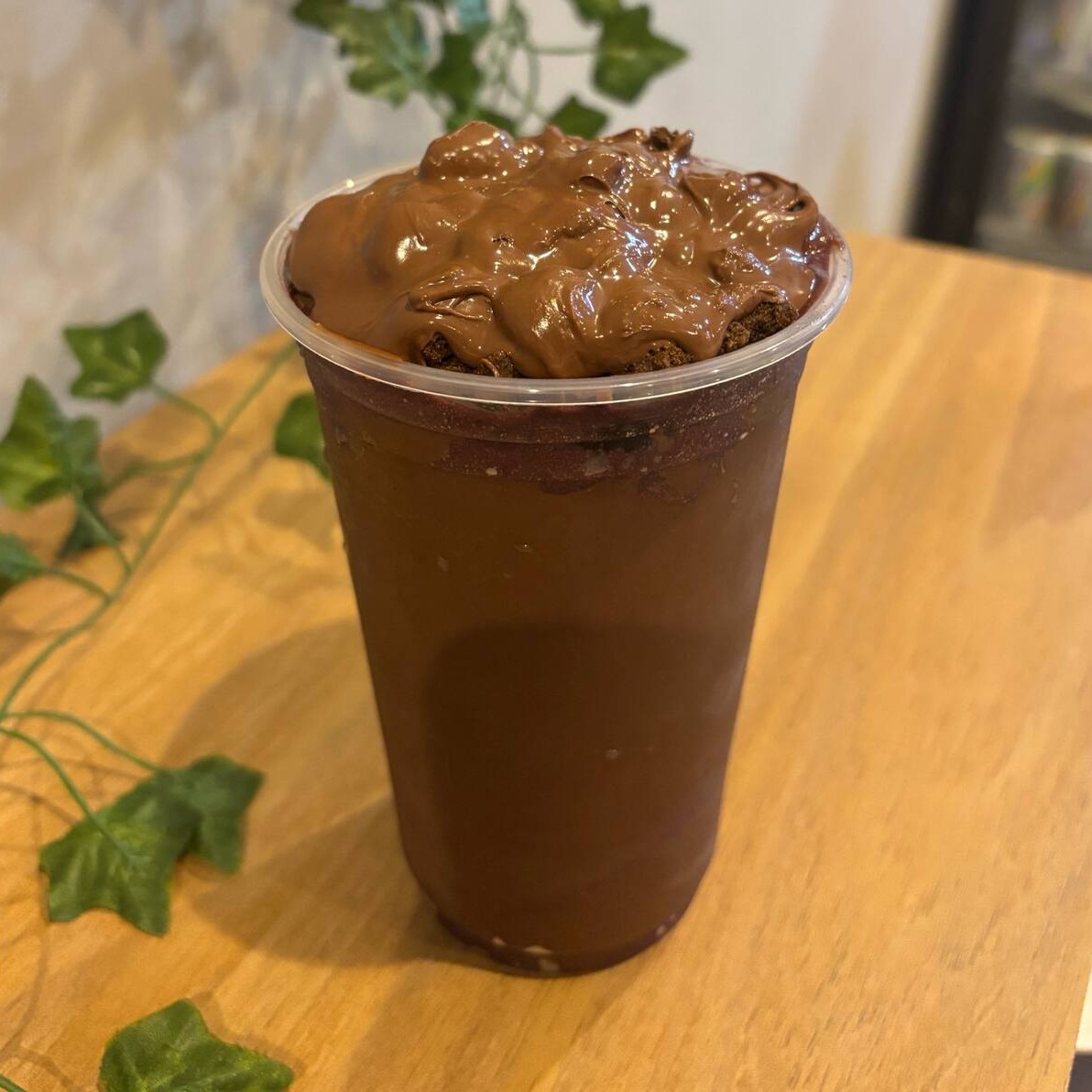 Açaí cremoso e delicioso! Obs: ao optar por complementos separados, fique atento: mesmo que selecione o mesmo complemento mais de uma vez, a quantidade enviada será a mesma da porção padrão que oferecemos no copo, ou seja, um saquinho por complemento. Caso deseje mais quantidade, é possível adicionar por um valor extra.