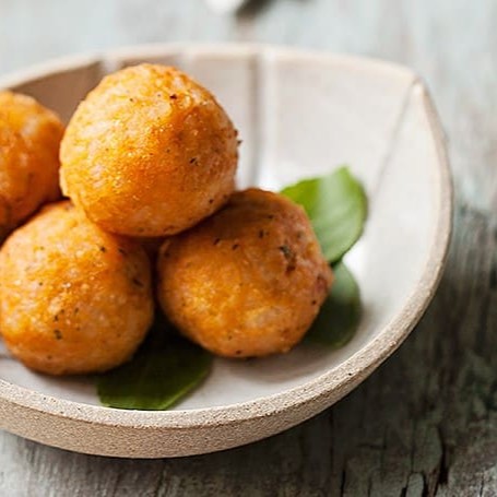 Bolinho de carne de salmão