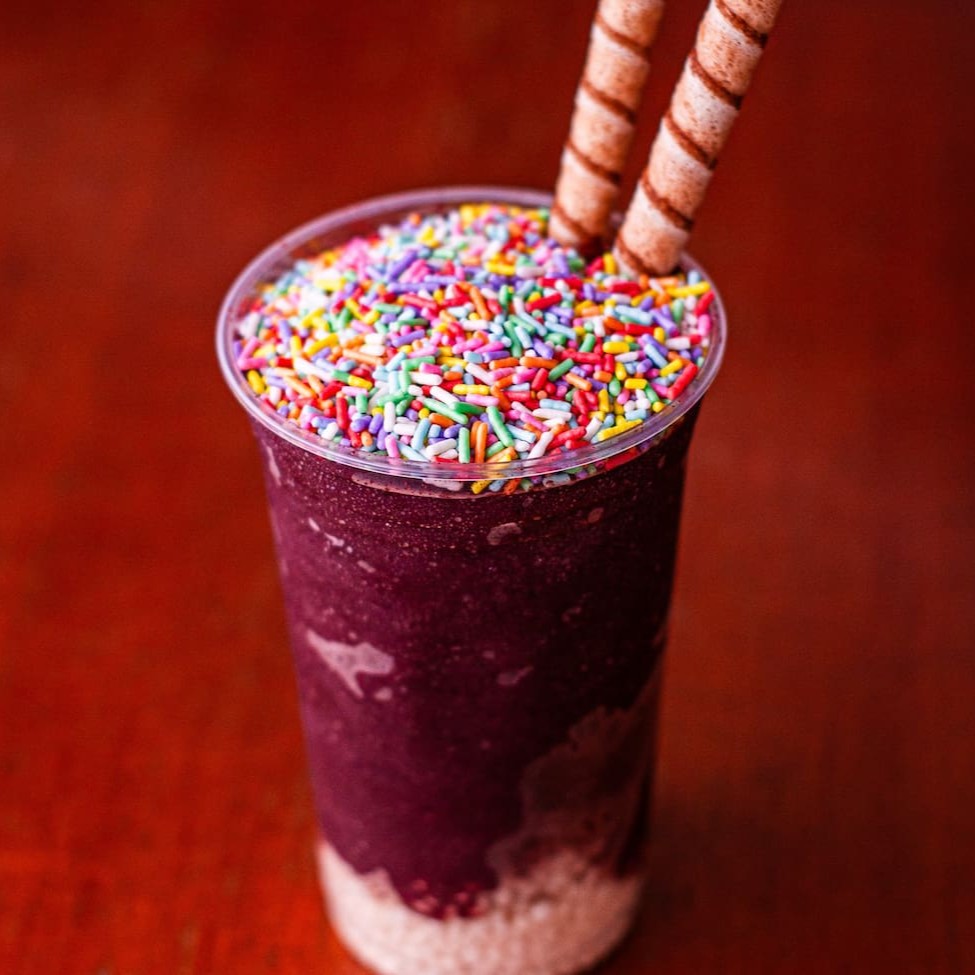 1 copo de 500ml com complementos e coberturas para saborear seu açaí.