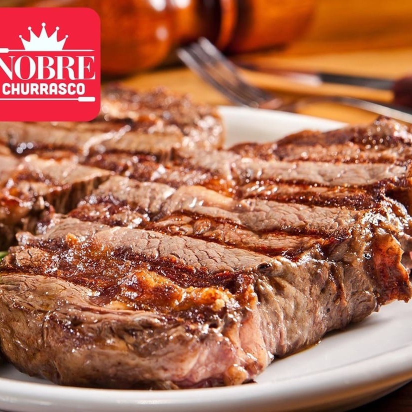 Acompanha arroz, feijão, farofa, vinagrete + 1 acompanhamento a sua escolha ( batata frita, batata corada, aipim frito, aipim cozido, salada de legumes ou salada de maionese.