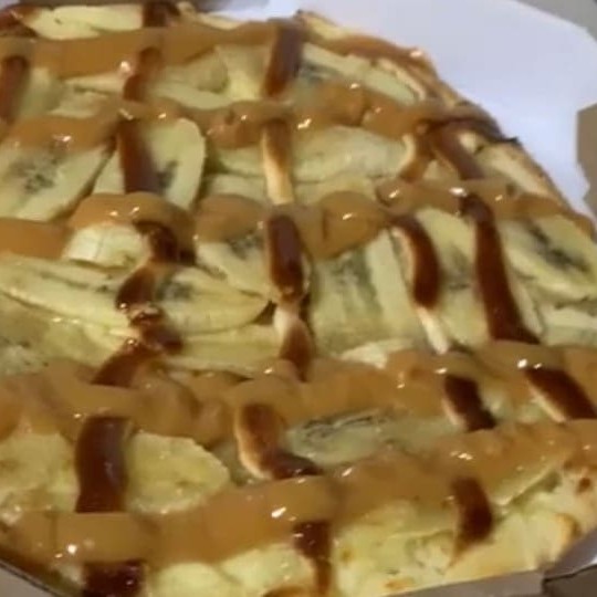 Pizza de 35cm inteira Banoffe (Banana, açúcar, canela, chocolate branco e doce de leite)