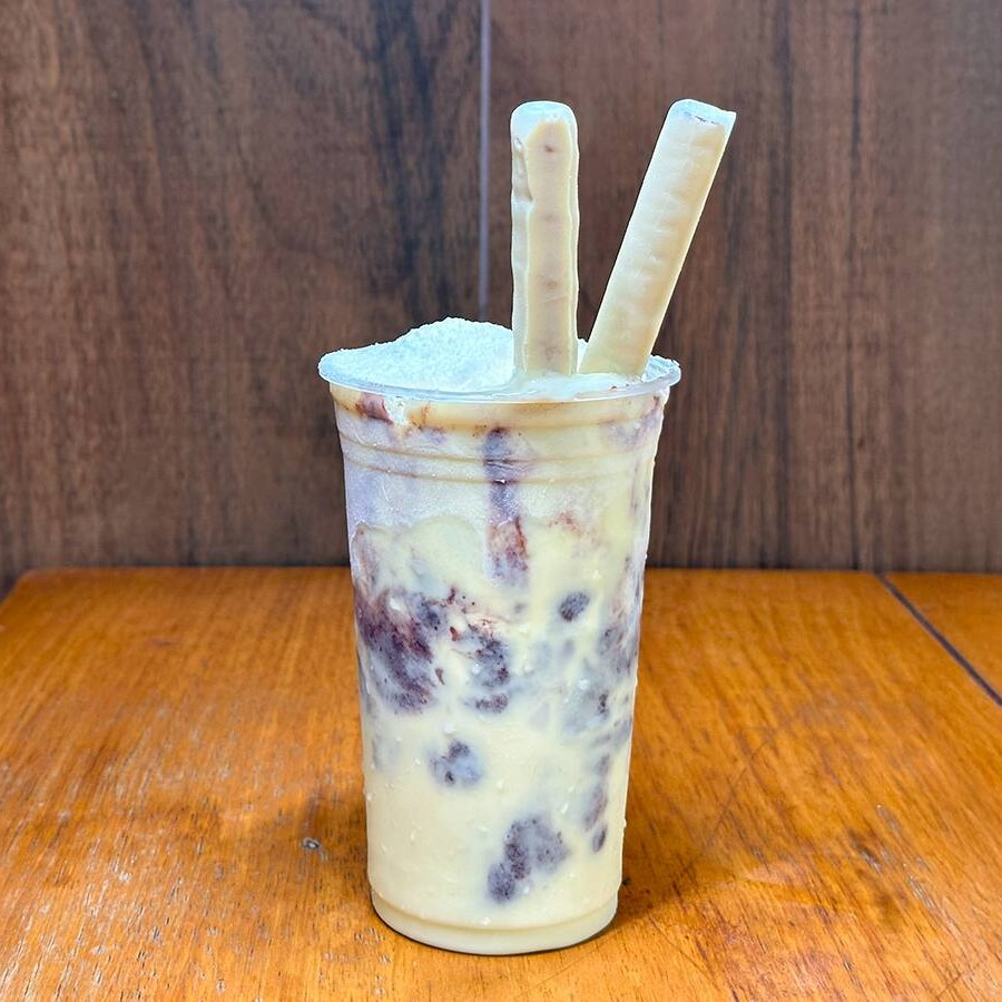 Açaí com recheio de creme de Ouro Branco: chocolate branco, flocos de arroz e biscoito wafer. Uma combinação irresistível que apenas o Marujo pode proporcionar.