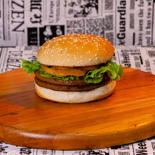 Pão,2 carne e salada