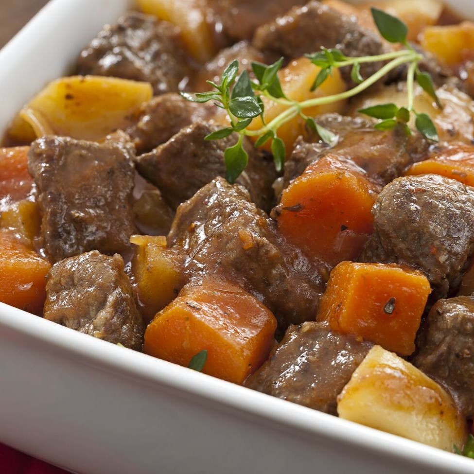 Nossa maravilhosa carne picadinha com legumes, acompanha arroz e feijão.