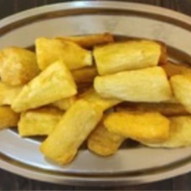 Experimente nosso aipim frito, crocante (250g ou 500g) Aproveite e escolha seu molho exclusivo da casa. Uma explosão de sabor em cada mordida!