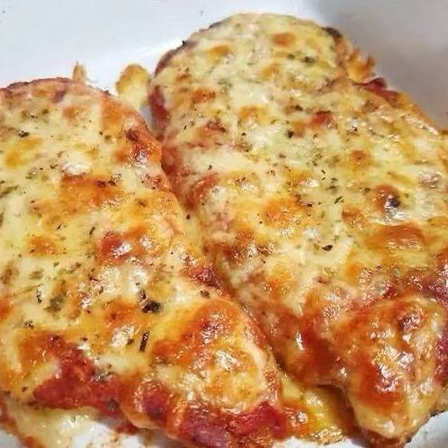 Arroz , feijão , macarrão,farofa,salada, maionese ou batata frita .