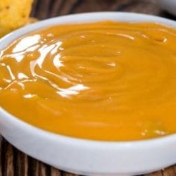 Se por um acaso tiver mais de um lanche no pedido especificar em qual sera o adicional,caso contrario vai em qualquer hamburguer do pedido.  Cheddar Da Marca Latco crioulo