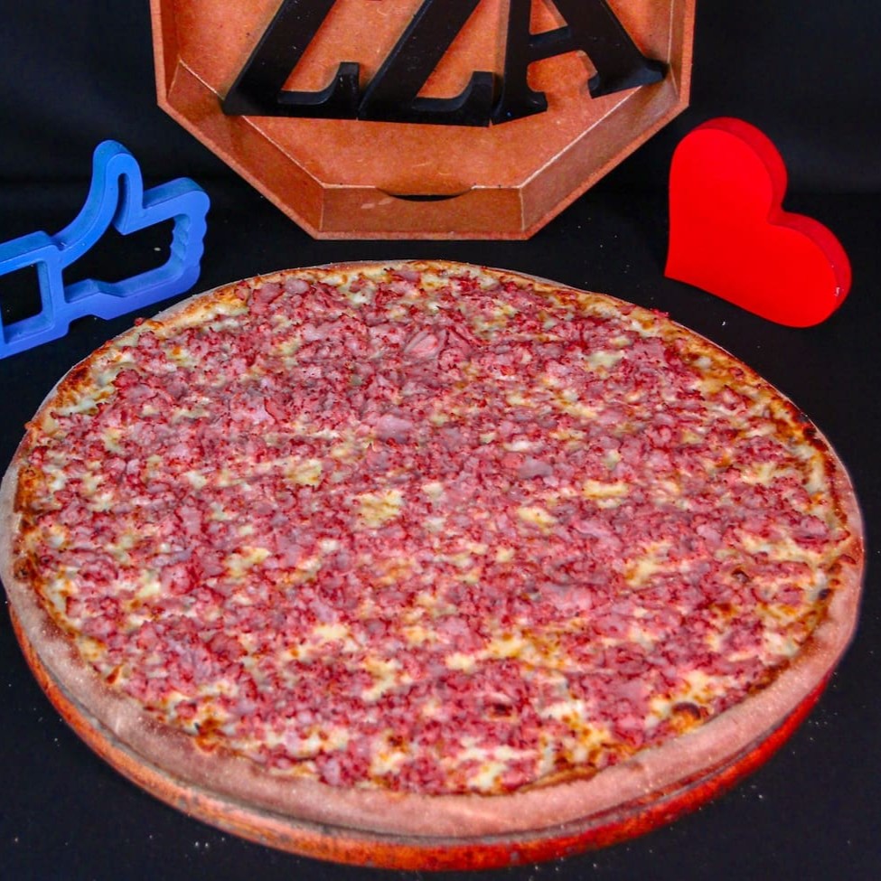 Molho da casa, mussarela, presunto, azeitona e orégano