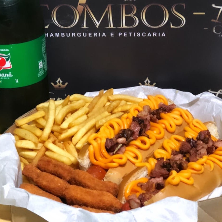 2 hot dog  ( Pão, salsicha ou linguiça, cheddar e bacon)  Porção de batata  Nuggets  Refrigerante 1.