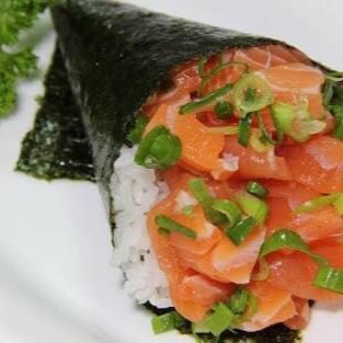 Salmão,cebolinha e gergelim