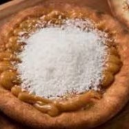 Doce de leite gourmet  e coco ralado.