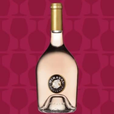 Em poucos anos o Miraval se tornou um dos vinhos rosé mais procurados de todo o mundo. Com generosos aromas florais e de frutas silvestres, aliados a uma refrescante nota mineral com toques de frutas cítricas do mediterrâneo, é um rosé da Provence na sua melhor versão. Um final de prova, com um retrogosto que lembra um campo de lavanda nos transporta à linda paisagem do sul da França. Esta criação do ator Brad Pitt recebeu 90 pontos de Robert Parker na safra 2022.