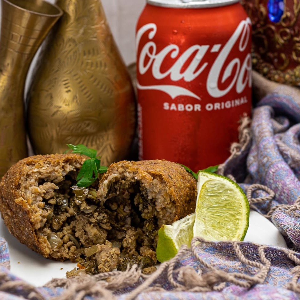 01 Kibe de Carne Clássico + 01 Coca - Cola 350ml ( lata )  #tags: combo - box - promoção - oferta - lanche - refeição - almoço - janta