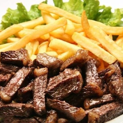 Batata , contra file  , cebola , cheddar, requeijão , oregano, alho torrado