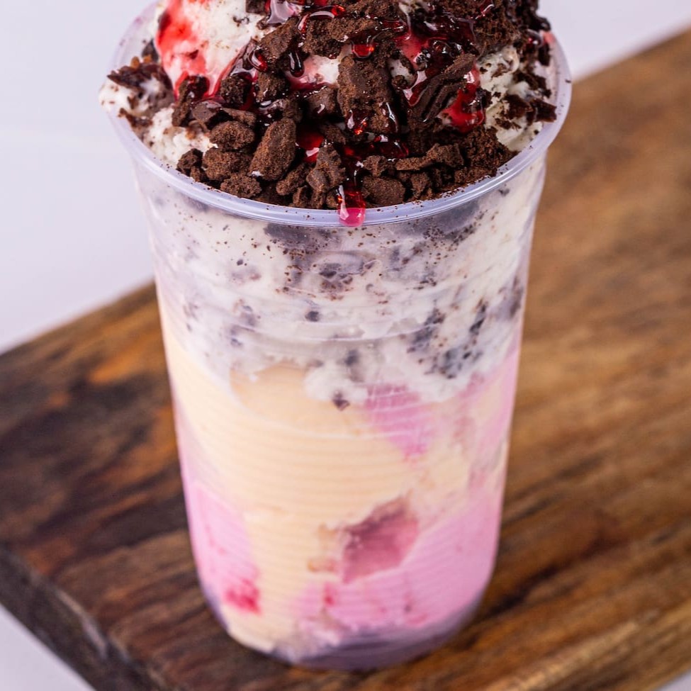 Combine diferentes sabores de sorvete com complementos e coberturas do seu jeito. Açaí do Popeye.