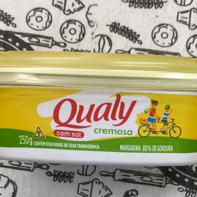 A Qualy Cremosa possui um conjunto de vitaminas próprio, chamado Qmix, composto por vitaminas do complexo B (B1, B6 e B12), Selênio e Vitamina A, nutrientes importantes dentro de uma alimentação equilibrada e saudável.