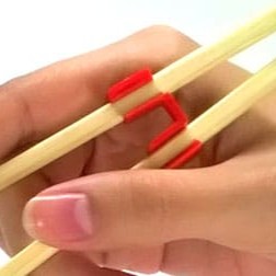 Deseja adicionar algo? Em todos os pedidos enviamos(cortesia): 02 rachis 04 sachês de molhos shoyo  01 teriaky 30 ml   01 porção de gengibre  0 1 porção de wassabi.