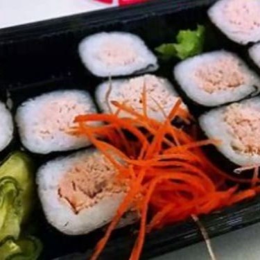 Alga, arroz e pasta de salmão