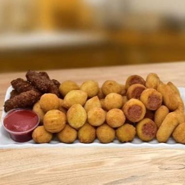 Serve até 20 pessoas  Escolha os sabores …