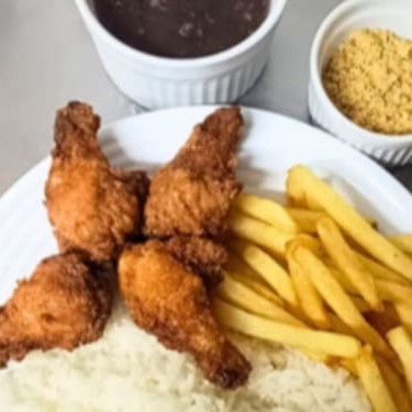 Coxinhas de Frango Empanadas, arroz, feijão, farofa e 1(um) acompanhamento.  Atenção as Quantidades: Arroz: 220g Feijão: 150g Farofa: 40g  Coxinhas: 4unidades     Tags.: entregas rápida desconto quentinha marmita marmitex almoço refeição janta lanche promoção desconto gratis 99 rápido sassami filet isca franguinho