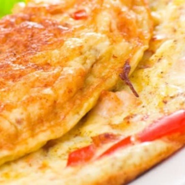 Feito com 3 ovos e queijo minas