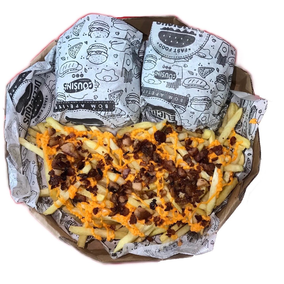 Batata frita com cheddar cremoso e bacon acompanhada de 2 Big ander 1 (hamburguer com: Pão duplo, 2 carnes, 1 queijo prato, molho especial, alface e cebola.) + 2 guaravitas.