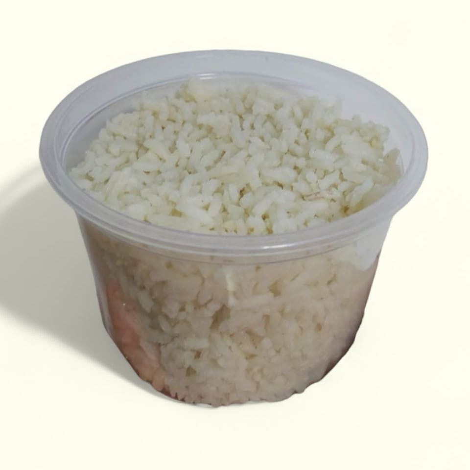 Arroz soltinho e temperado, feito com carinho e atenção. O acompanhamento perfeito para qualquer refeição!