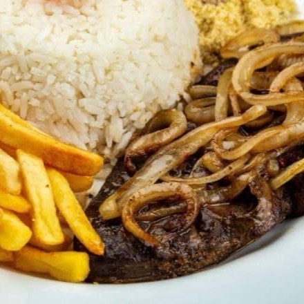 Arroz, feijão , macarrão ou arroz , fígado com batata frita  embalagem de 500ml
