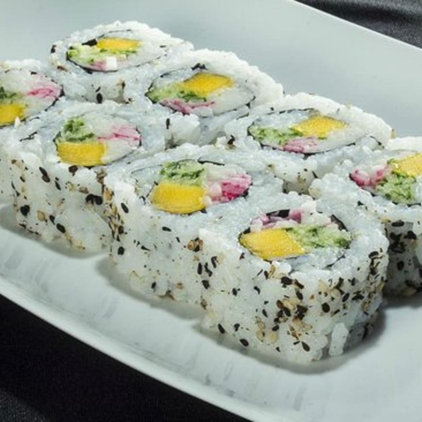 Arroz, alga, manga, pepino e kani