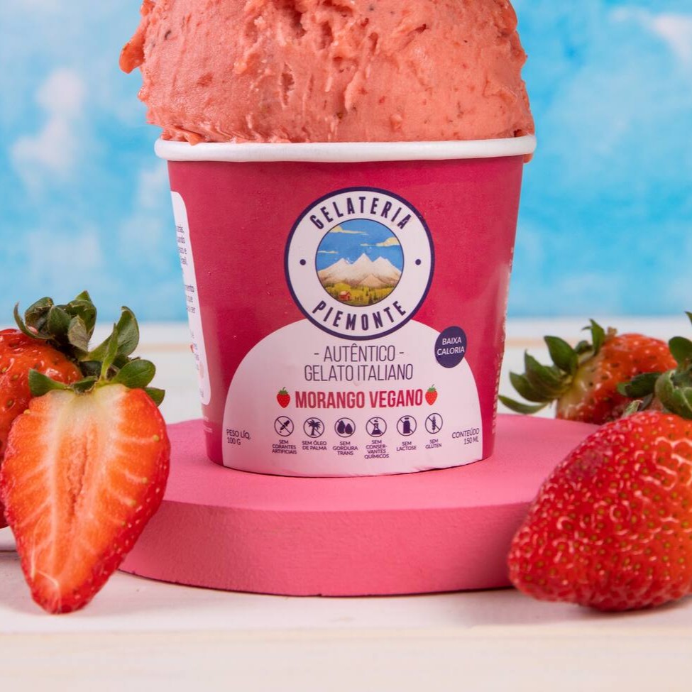 Nosso sorbetto italiano de Morango feito com fruta de verdade, cremoso e zero lactose. Sem conservantes, corantes, óleo de palma e 0% gordura trans.