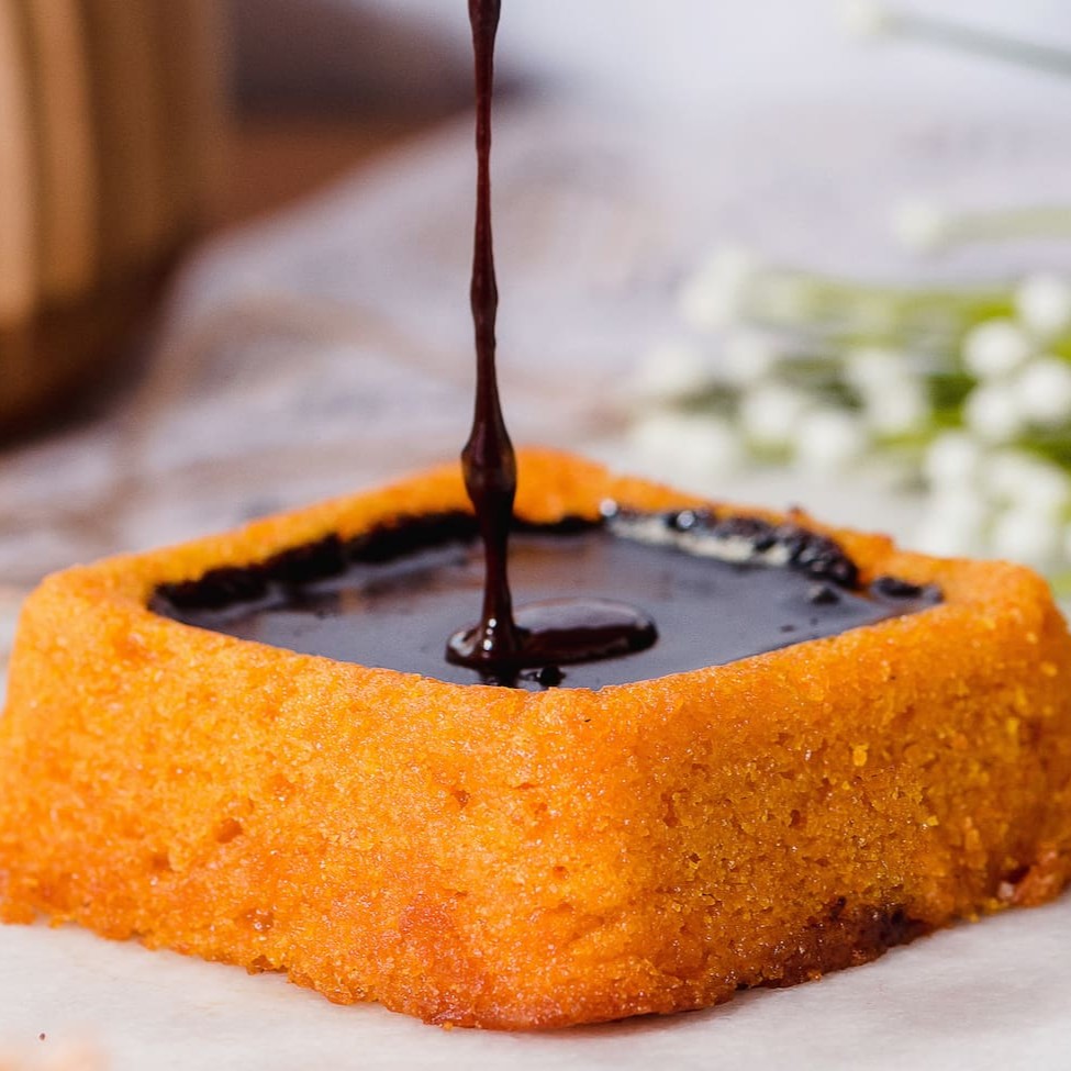 Cenoura com calda de leite de coco e cacau 100%