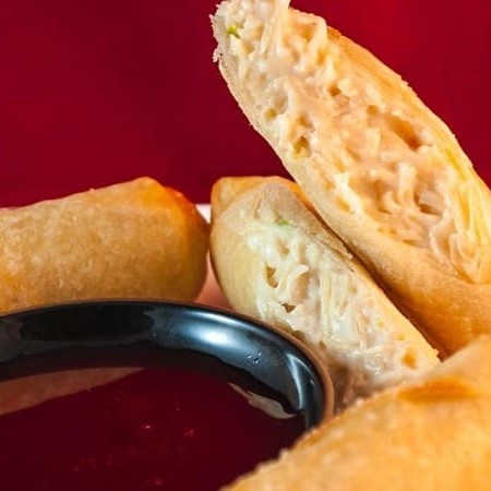 Frango temperado, alho poró e cream cheese