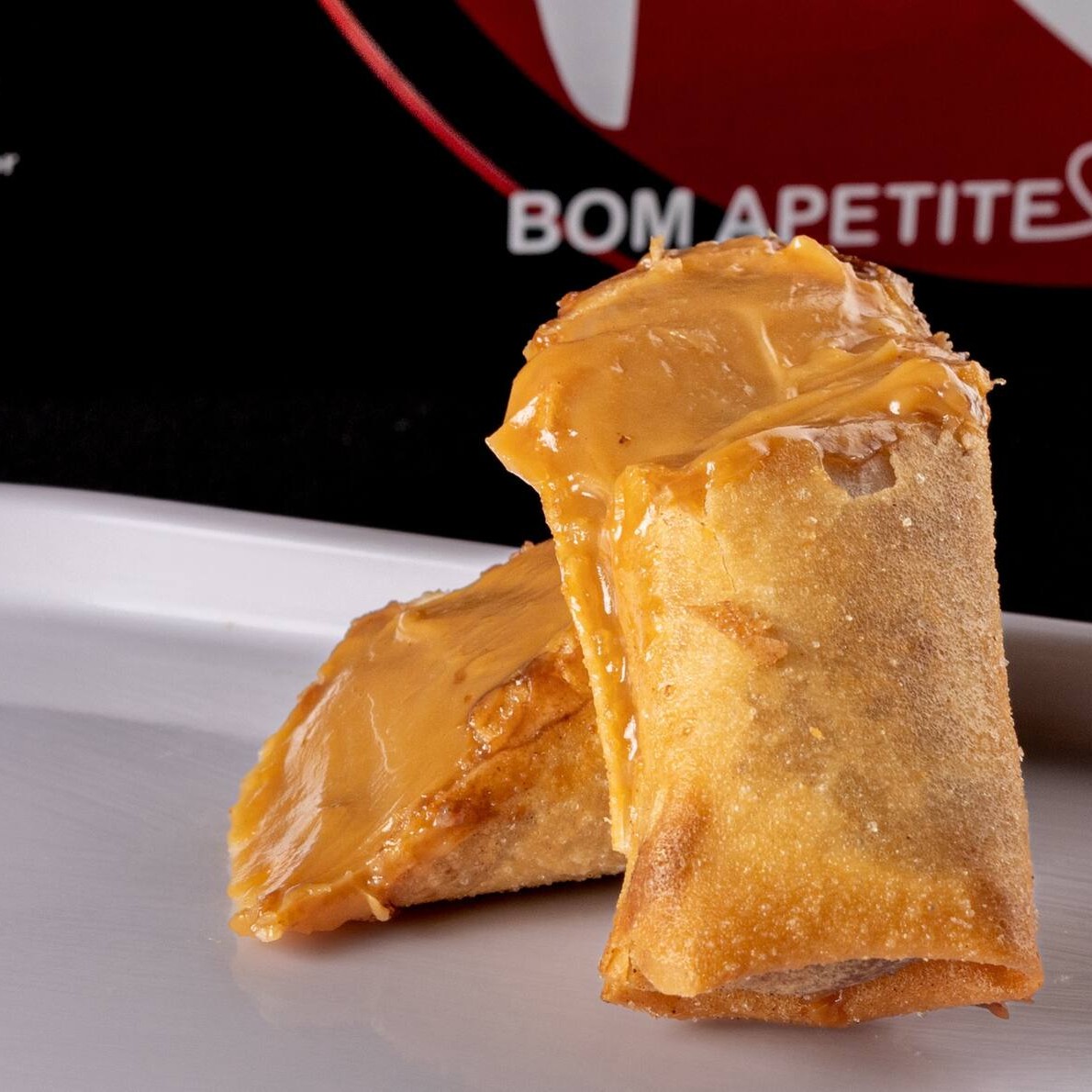 Também conhecido como rolinho-primavera. É uma das preparações da culinária oriental que foram adotadas em praticamente todo o mundo.