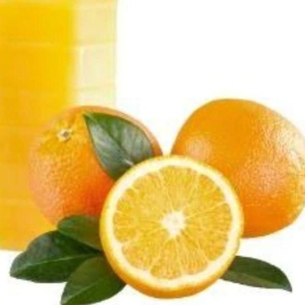 Delicie-se com o nosso Suco de Laranja de 300ml, uma das estrelas da nossa categoria 'Os Mais Pedidos'. Este suco é feito com laranjas frescas, selecionadas pela nossa equipe, garantindo um sabor cítrico vibrante. Sua textura suave e seu aroma delicioso promovem uma experiência de sabor inigualável. Refresque-se com esta opção de bebida natural e deliciosa, ideal para qualquer momento do Dia. Venha saborear a essência da laranja em sua forma mais pura e refrescante!