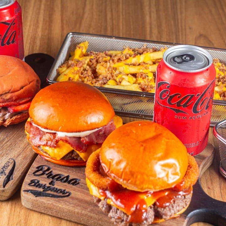 Nosso combo acompanha 2 hambúrgueres, batata especial com cheddar e bacon, duas bebidas e mais um acompanhamento a sua escolha e diferente do raiz, esse vai um sanduíche doce.  Entre nas opções e monte da forma que desejar.