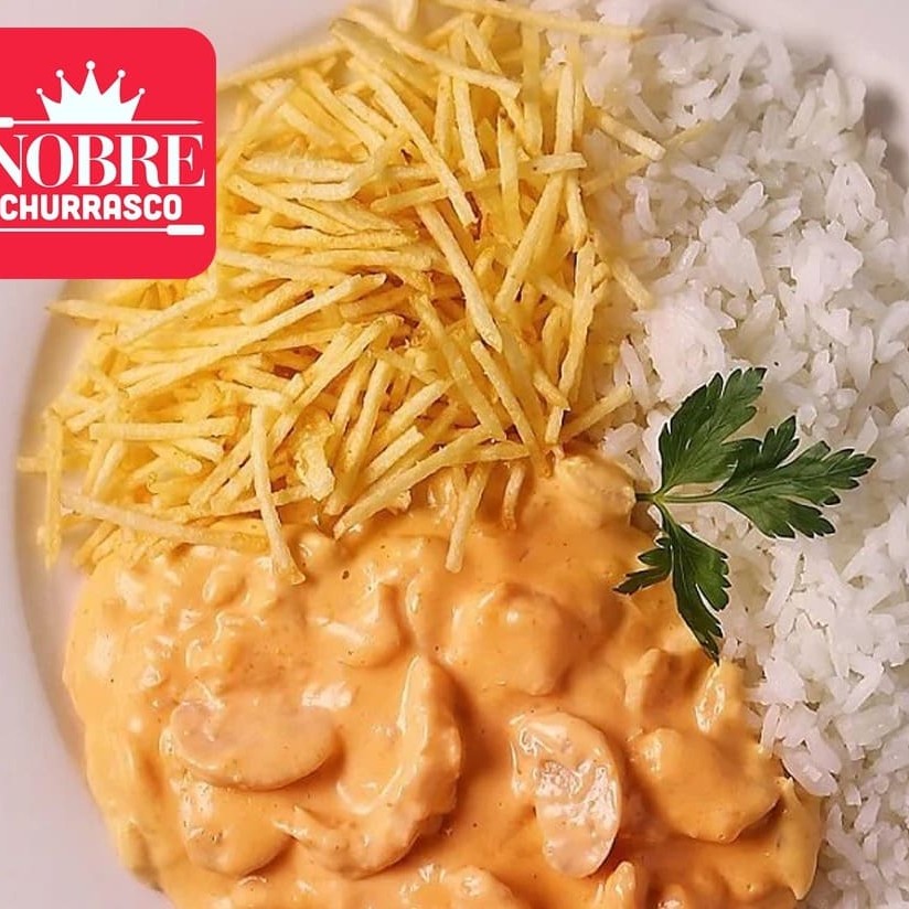 Acompanha arroz branco + 1 acompanhamento