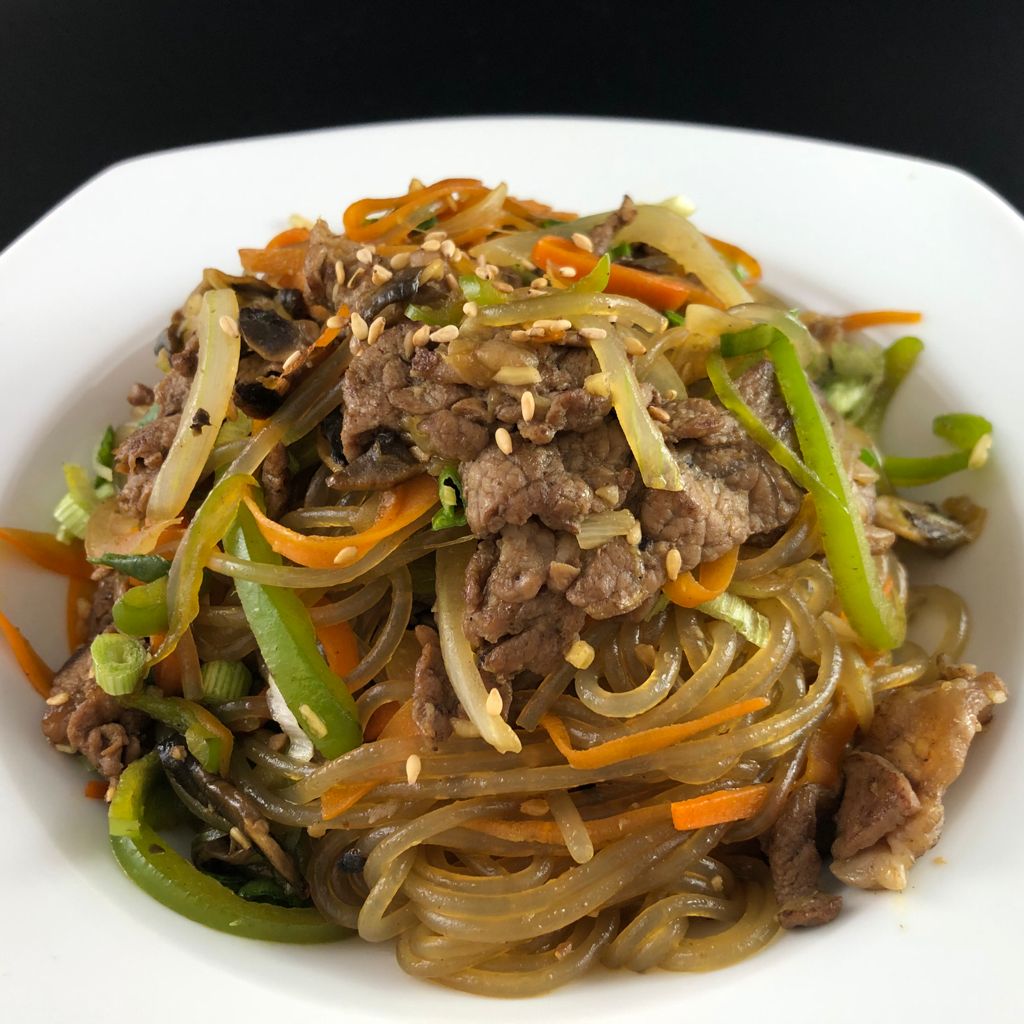 Japchae con carne de res