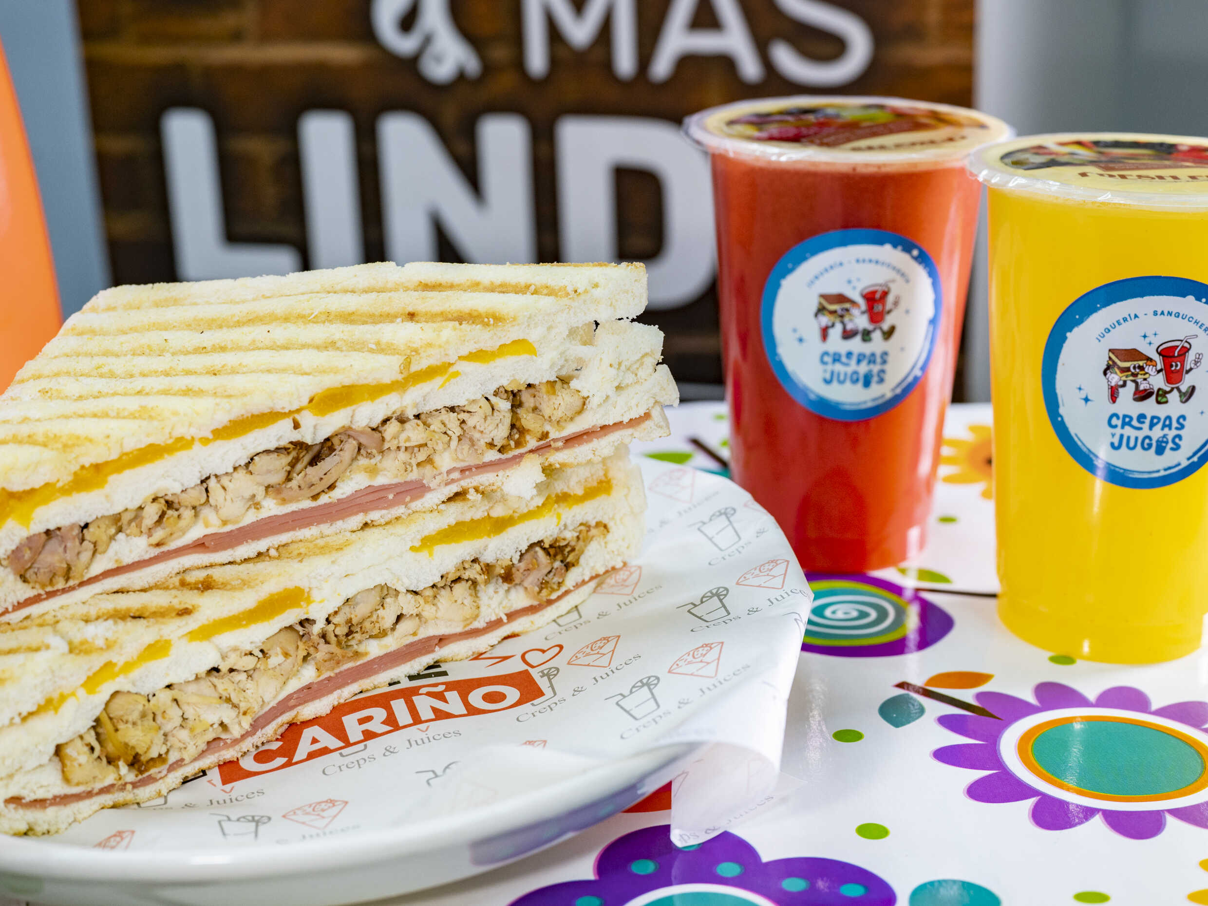 Combo 9 - 2 Triples y 2 Jugos de 16 oz