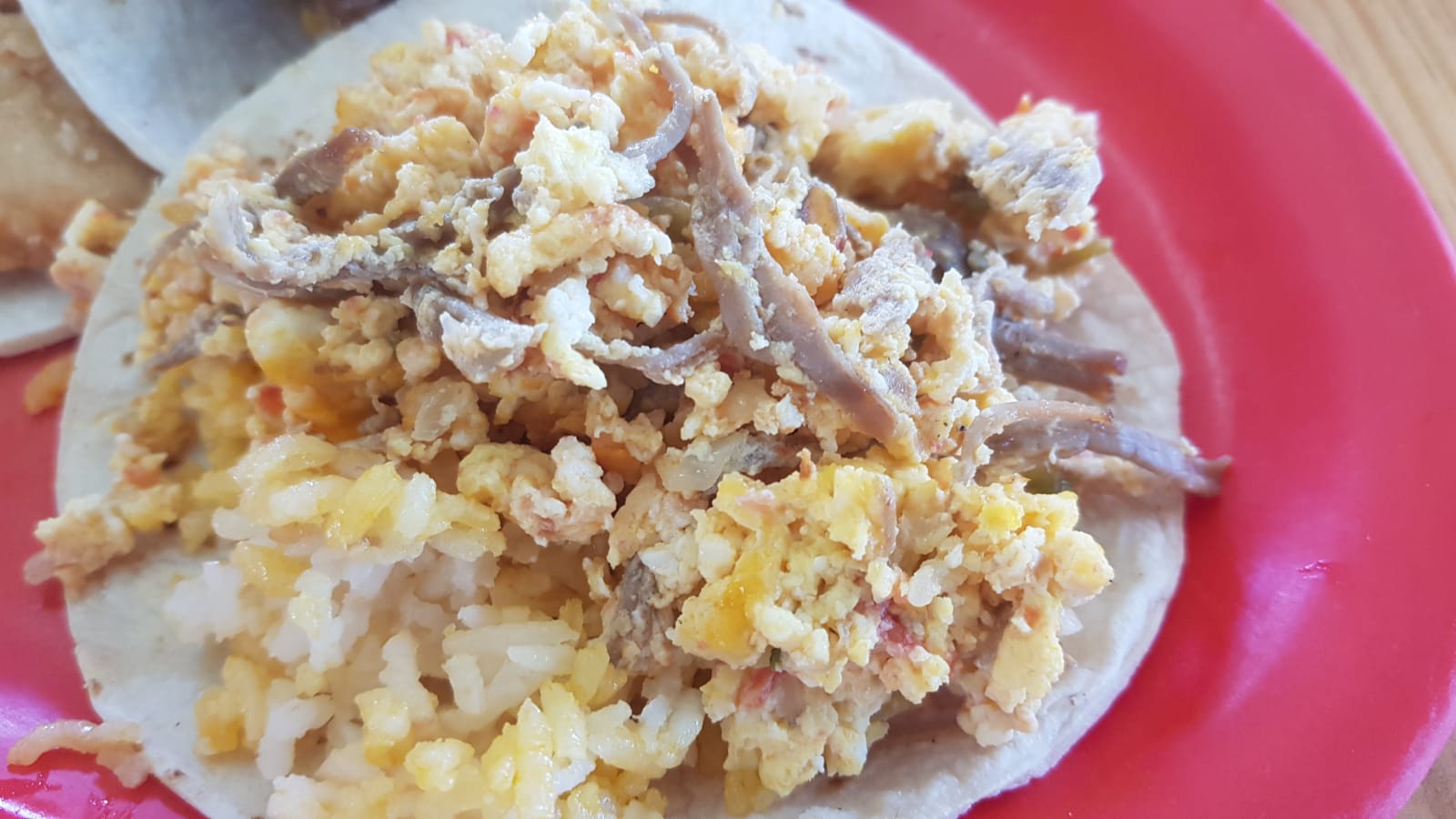 Deshebrada con Huevo