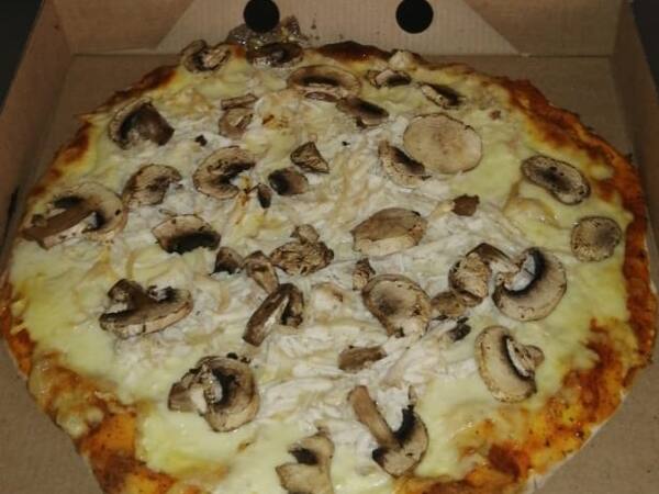 Pizza Personal Pollo con Champiñones 30 Cm