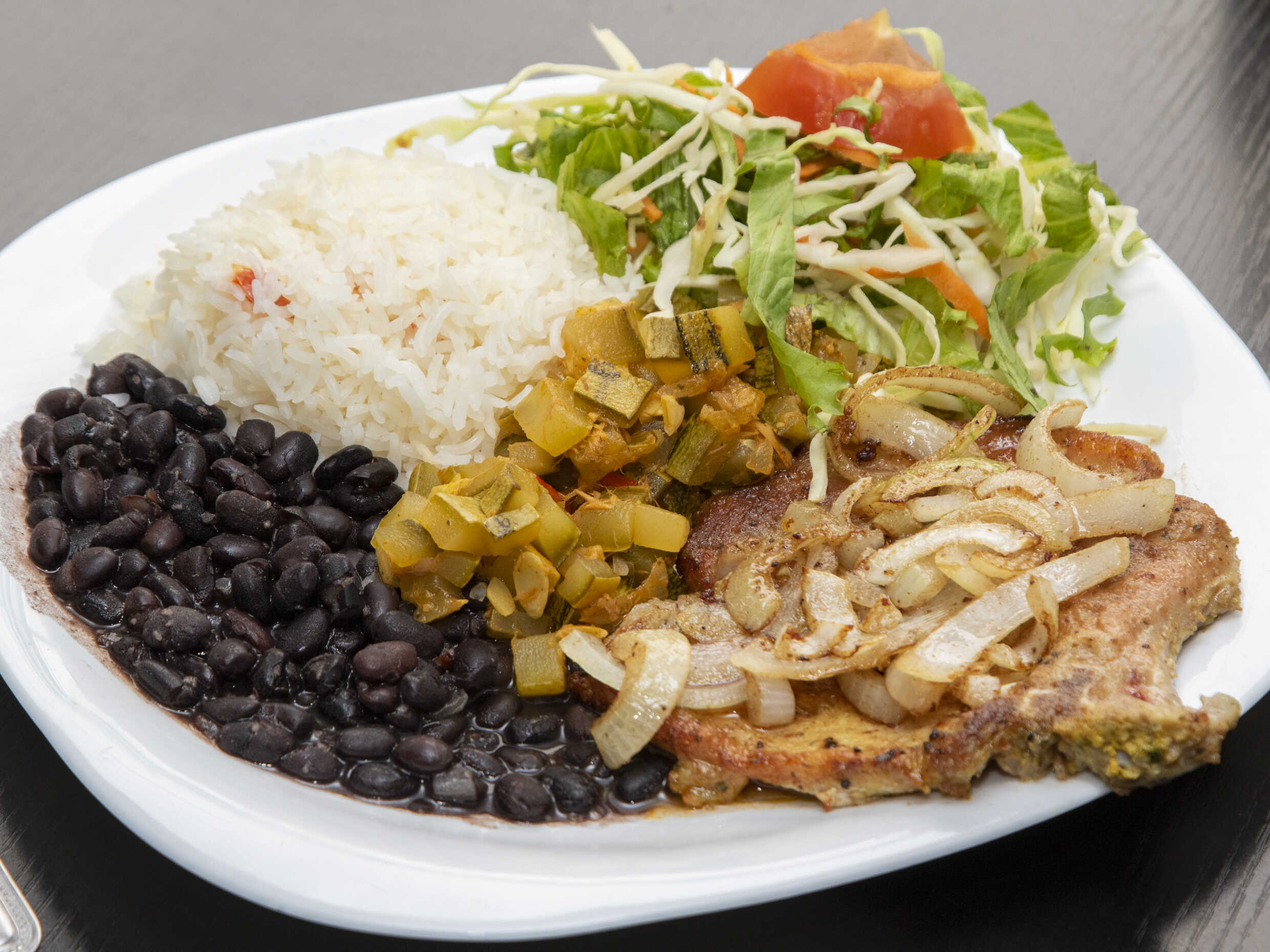 Casado con Carne en Salsa