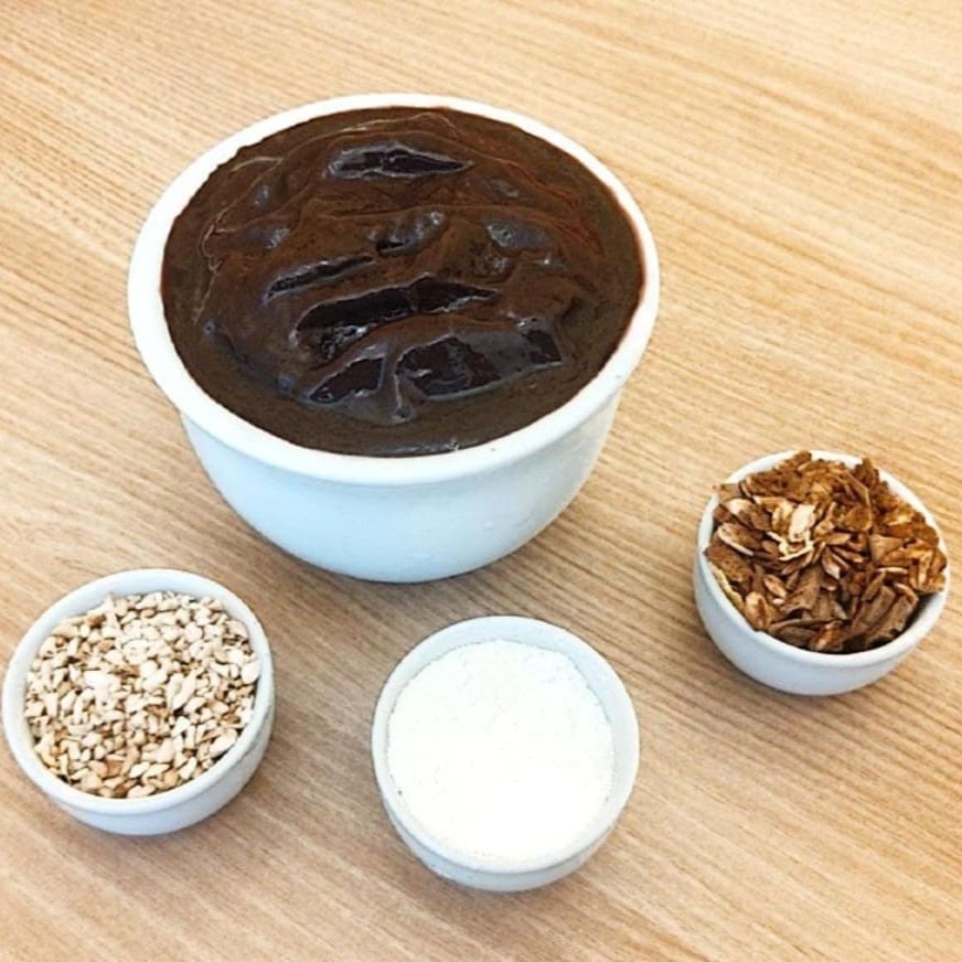 Acompanhamentos: Granola especial, castanha de caju ou passas secas.