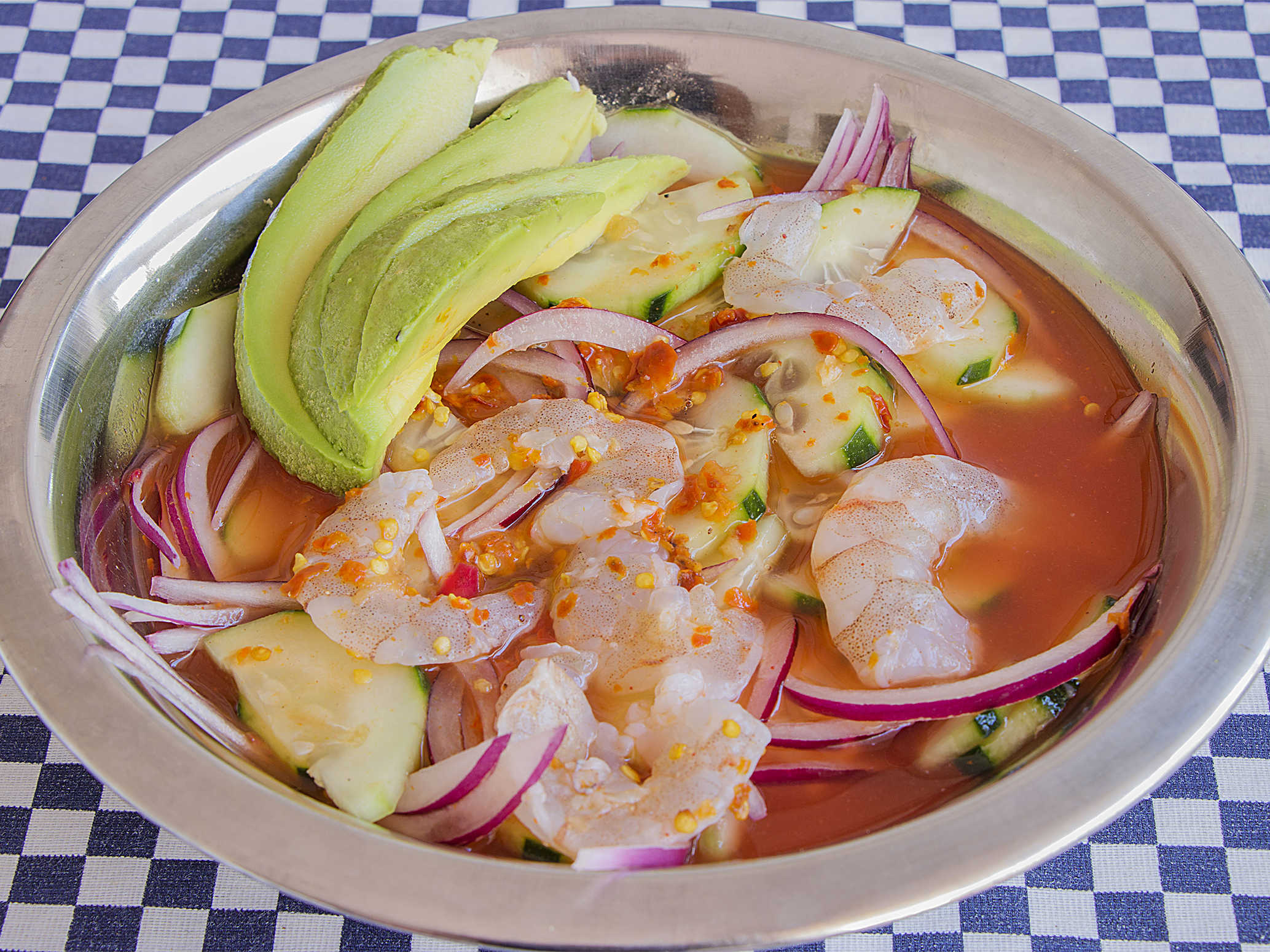 Combo 1/2 Aguachile rojo + Agua del día 500ml