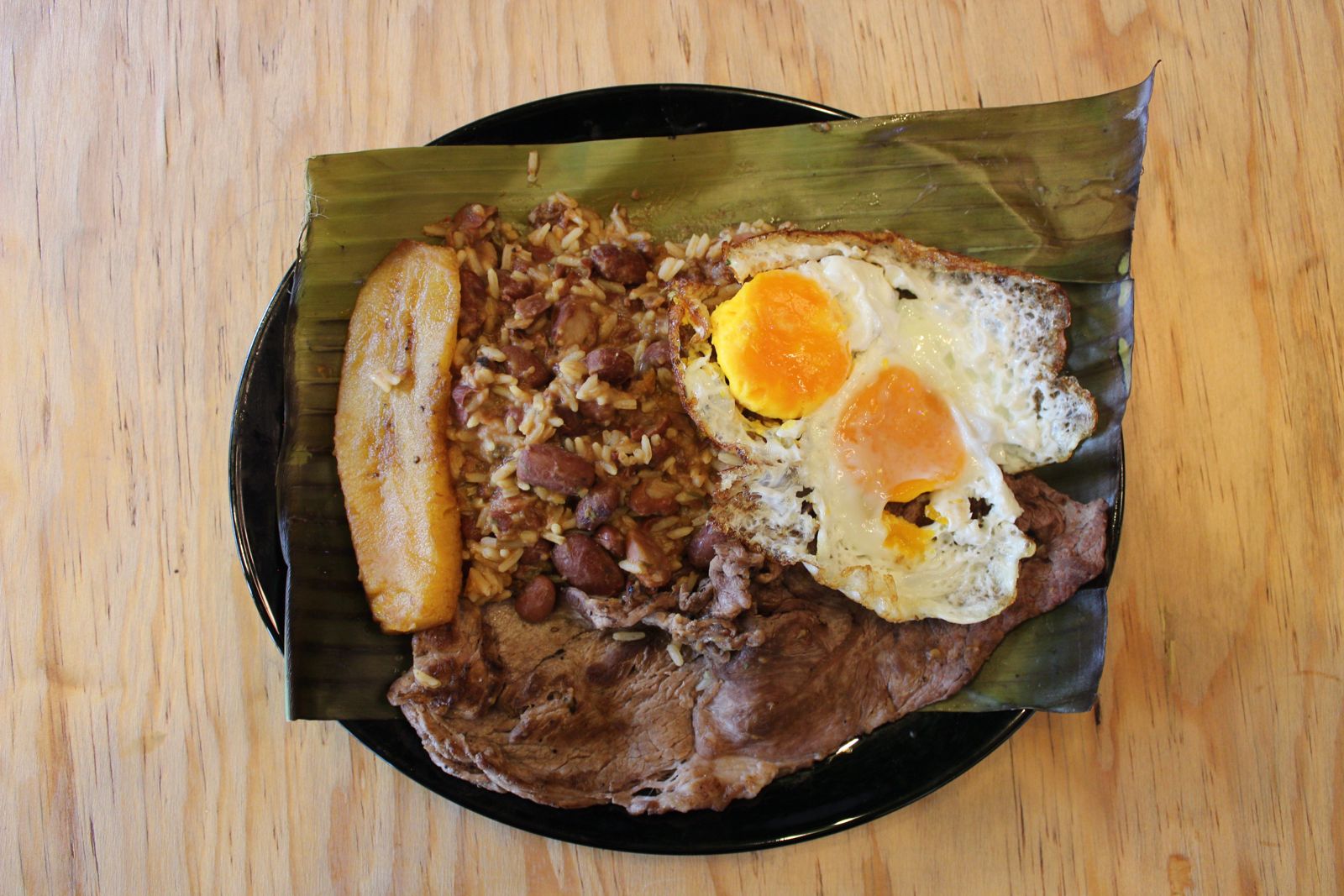 Calentado Paisa con Carne