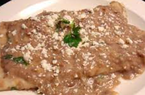 Enfrijoladas Sencillas con ensalada