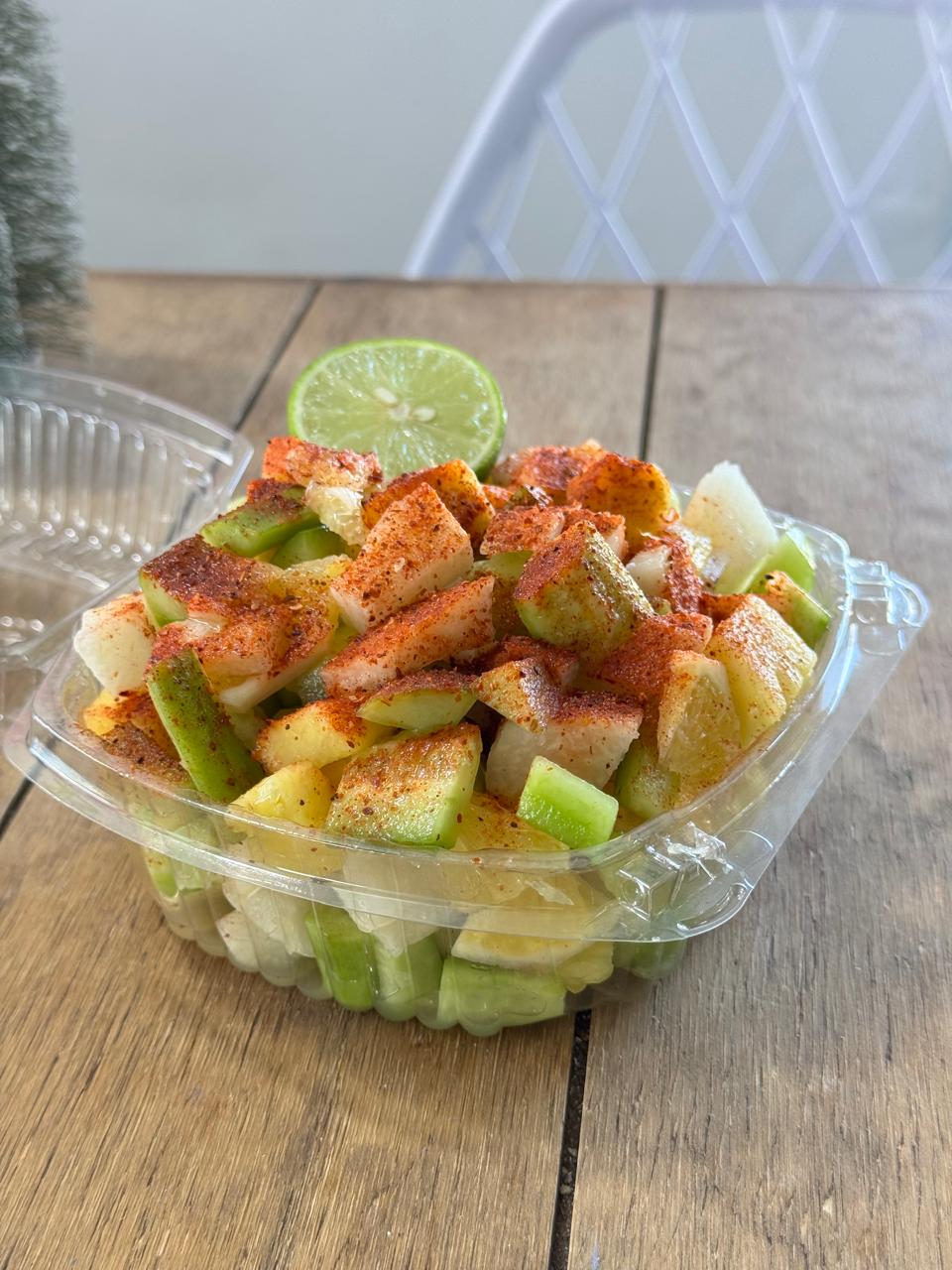 Fruta Picada con Tajin y Limón
