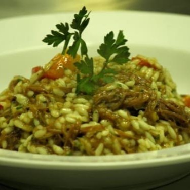 Todos os nosso risotos são elaborados com caldo de legumes feito na casa e fiarroz arborio finalizado com pamesão e mussarela(aproximadamente 600 grama)